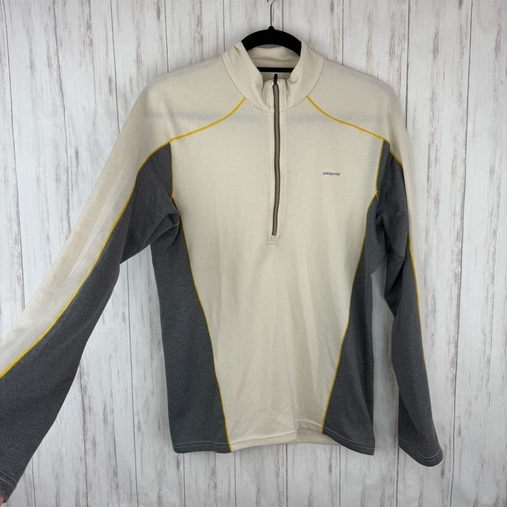 Patagonia Cream and Gray Pullover